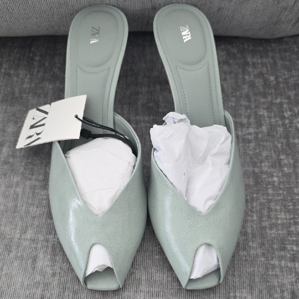 Zara Women's Light Green Peep-Toe Mules Sz 40